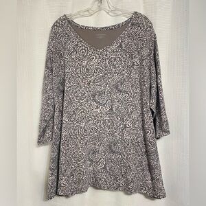 Catherine’s size 2X gray top